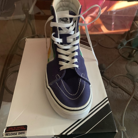 Shoes - Rainbow vans